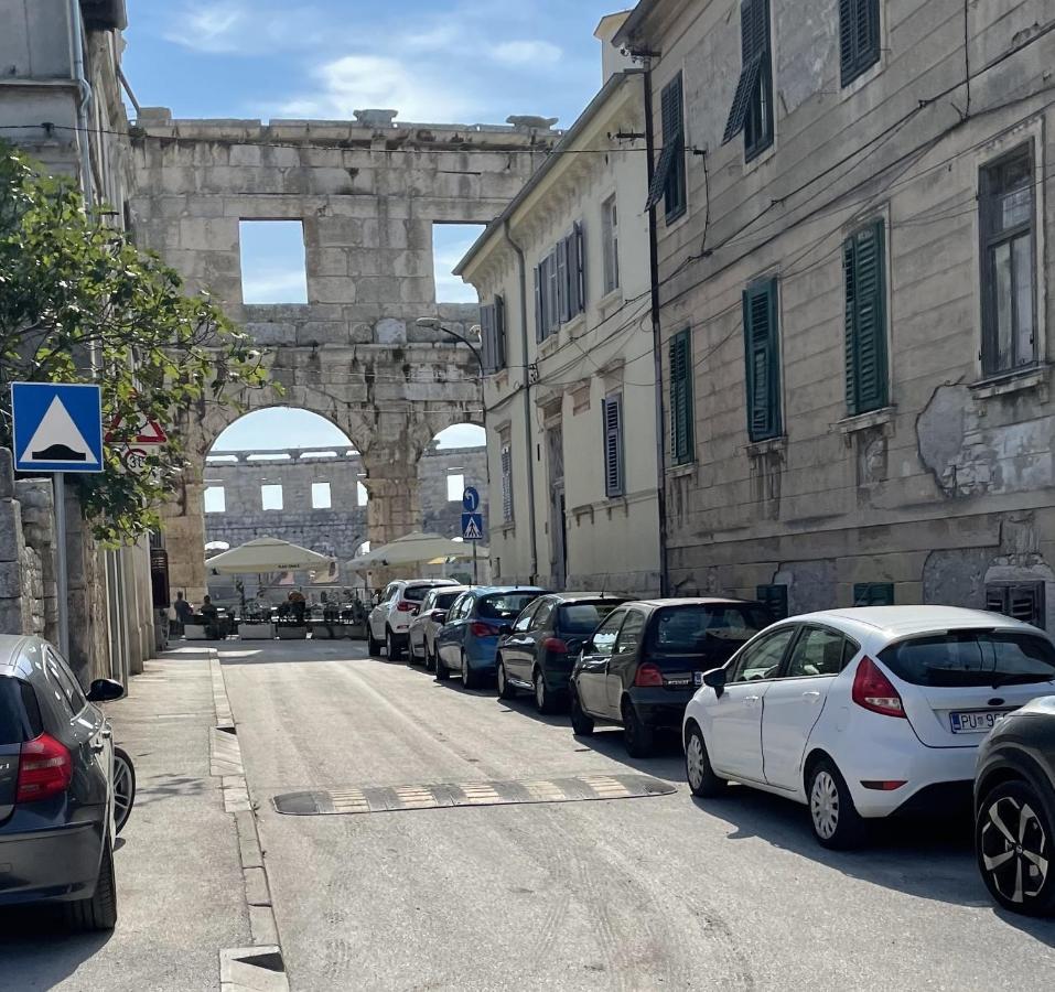 Nina Colosseum Lejlighed Pula Eksteriør billede